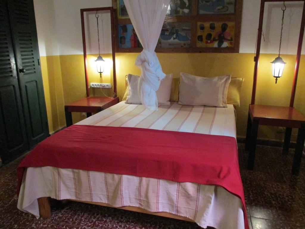 Chez Eric Hotel Goree Bagian luar foto